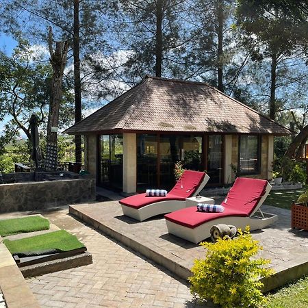 Balinese Villa In Berastagi Kültér fotó