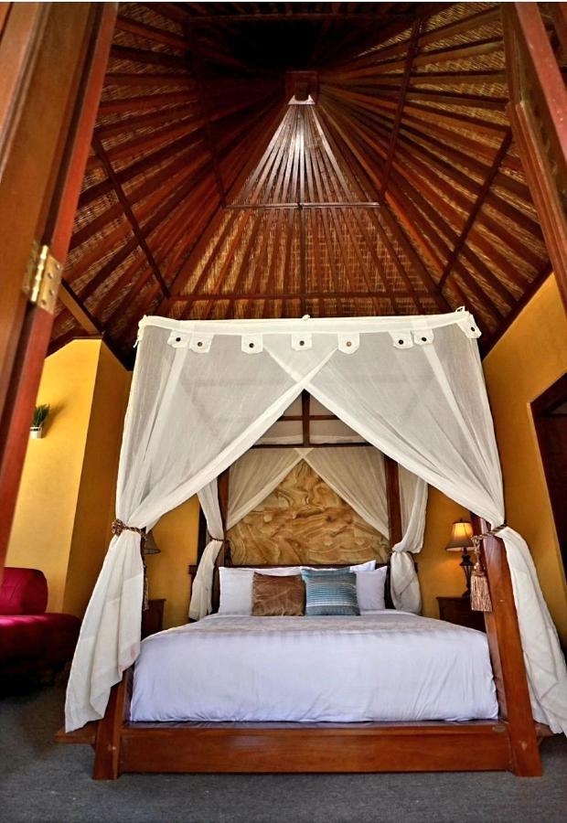 Balinese Villa In Berastagi Kültér fotó