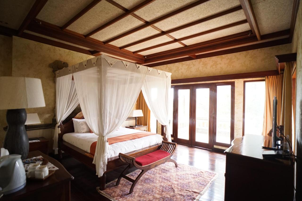 Balinese Villa In Berastagi Kültér fotó