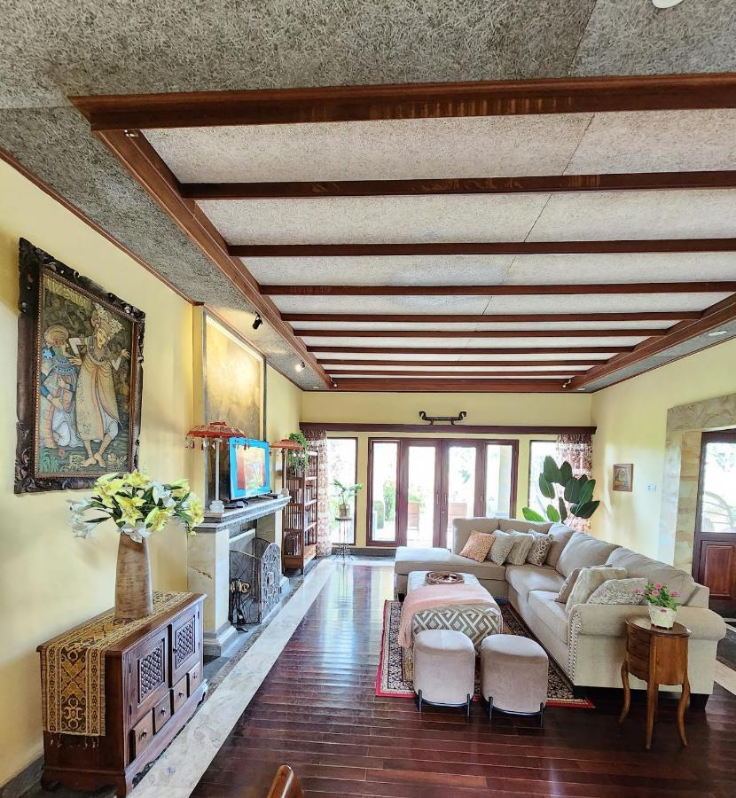 Balinese Villa In Berastagi Kültér fotó