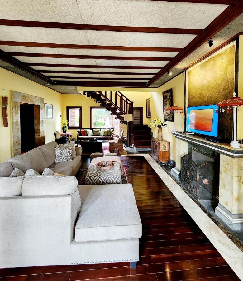 Balinese Villa In Berastagi Kültér fotó