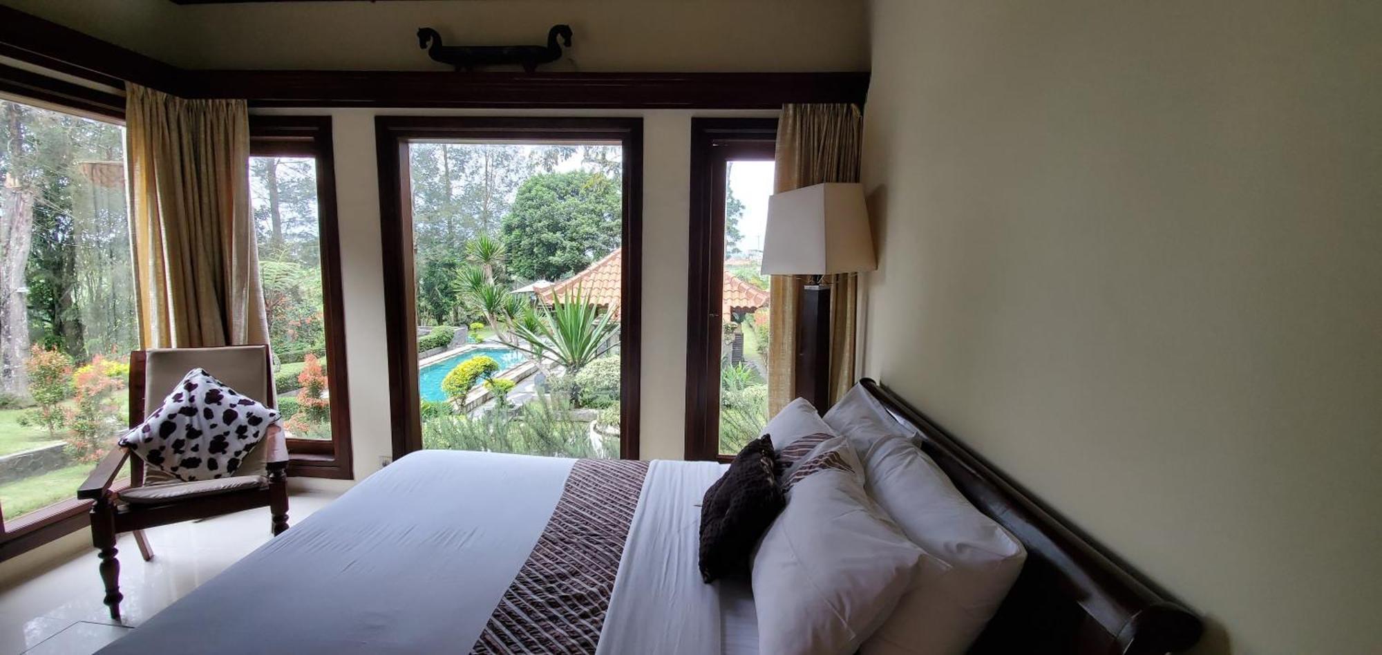 Balinese Villa In Berastagi Kültér fotó